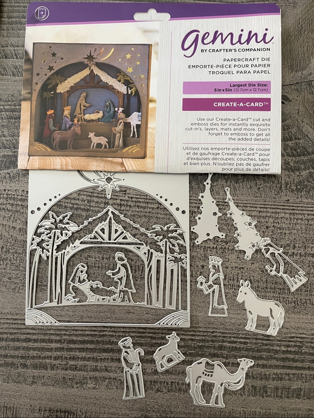 Gemini Create-A-Card Nativity Papercraft Die Set -